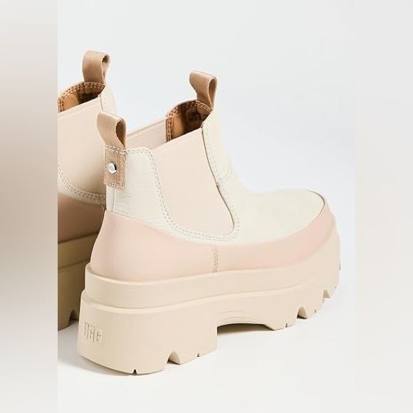 UGG Women's Brisbane Chelsea Boot - Picture 3 of 6